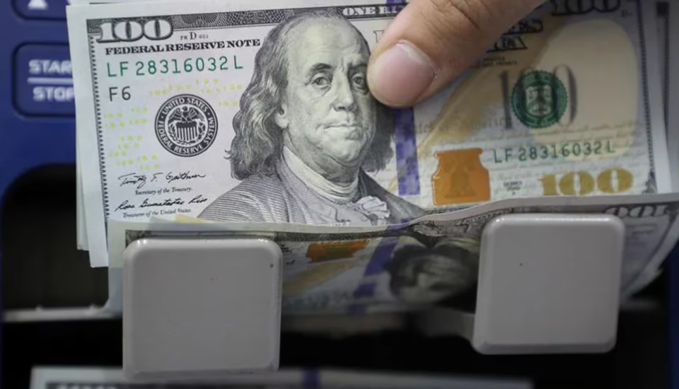 Semana corta de extrema tensión por el dólar: la apuesta del Gobierno para evitar nuevas subas