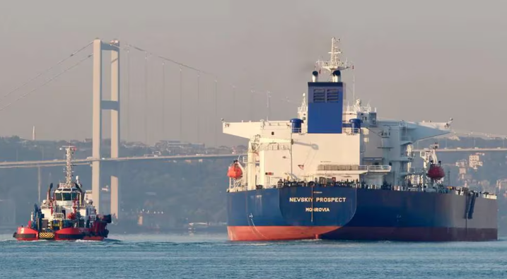 Dinamarca está estudiando la forma de limitar la flota fantasma de petroleros rusos en el mar Báltico