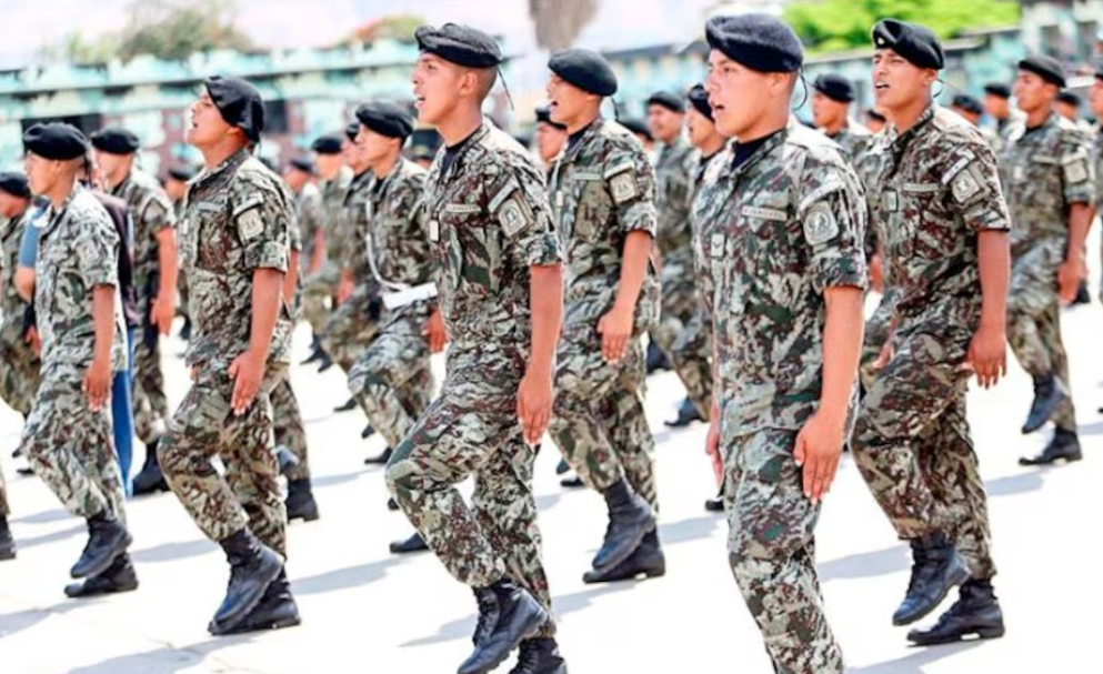 El Congreso de Perú: Buscan restablecer el servicio militar obligatorio para jóvenes y adultos que no estudien ni trabajen